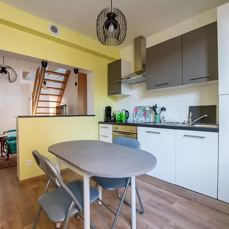 Les Potiers 2 - Charmant Appartement En Duplex Arras Exterior photo